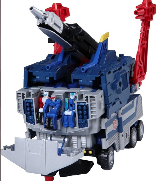 LG42 Godbomber Official Tranformers Images And Pre Orders  (4 of 10)